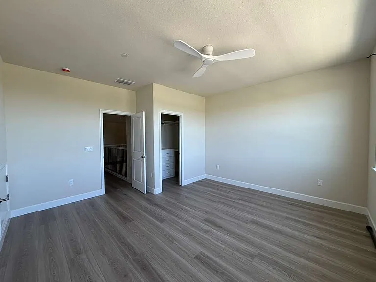 5375 Singh Cir — Photo 8