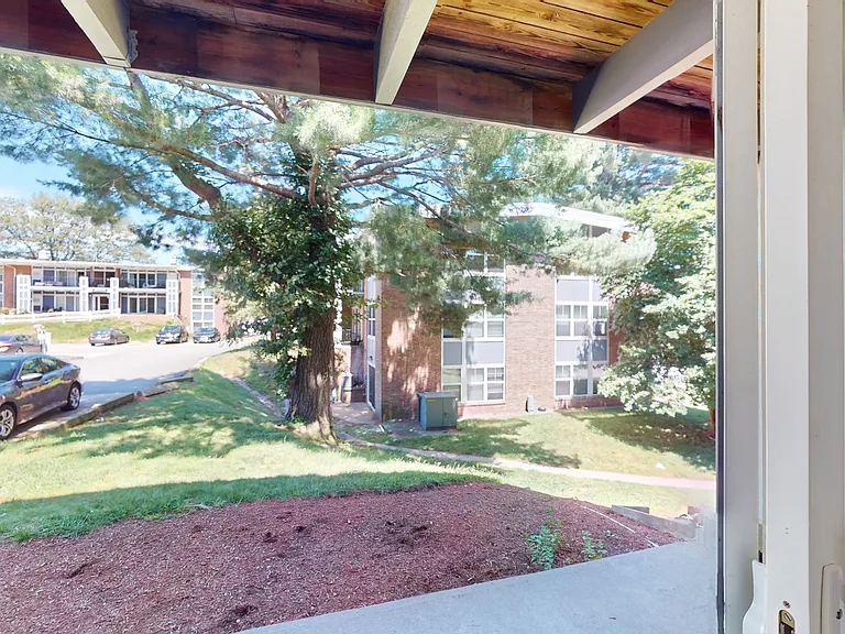The Commons at Windsor Gardens — Photo 132