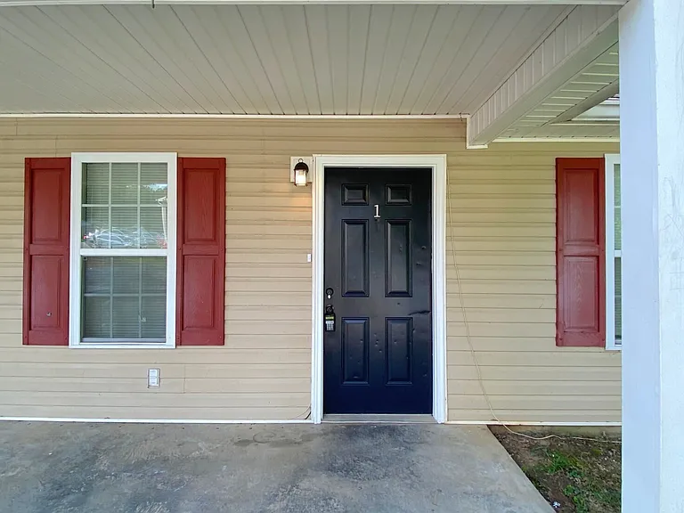 191 Harvell Dr #G1 — Photo 2