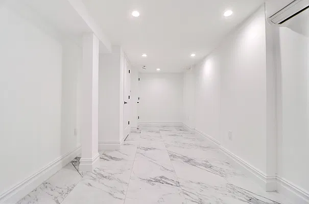 Rented by New York Realty Minimax Inc | media 7