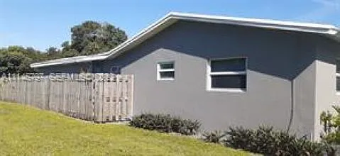 3345 Hayes St — Photo 3