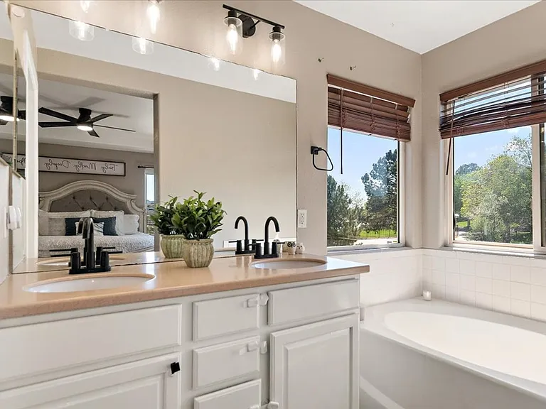 2475 Saint Paul Dr — Photo 24