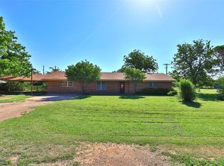625 3rd St, Hawley, TX 79525