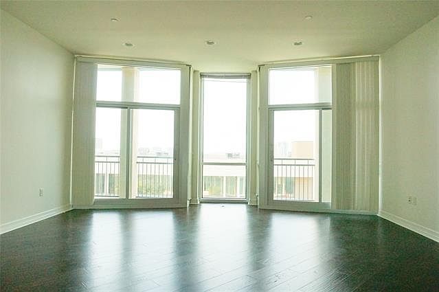 1st image of 500 Throckmorton St APT 707