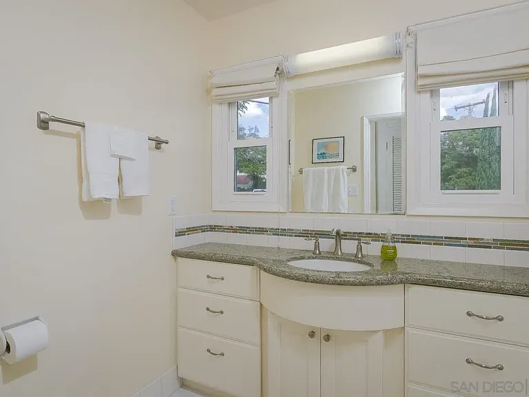 1045 Adella Ave — Photo 8