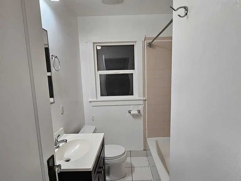 557 E Sherman Ave #UP — Photo 6