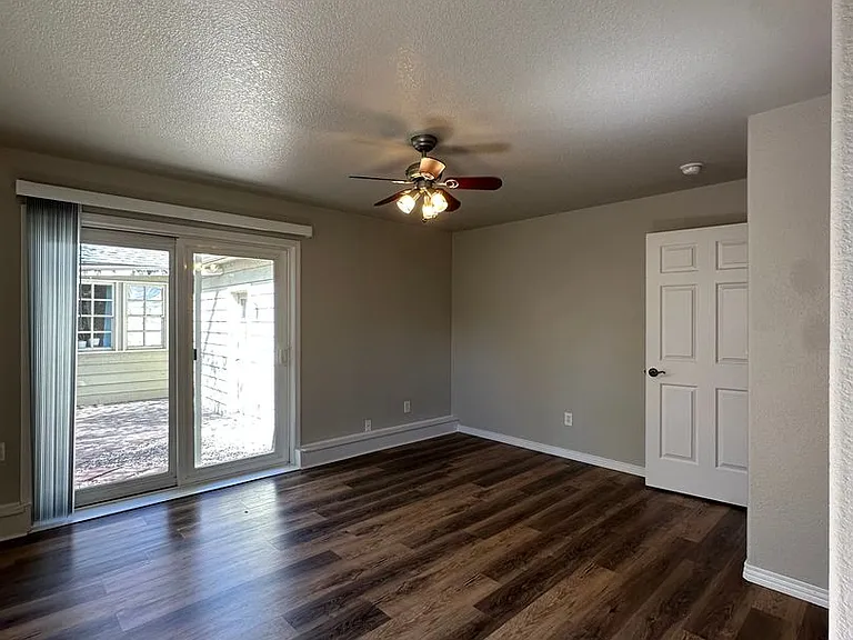 Tumalo Ave, 245 NW - 00245-TUMA-00 — Photo 15