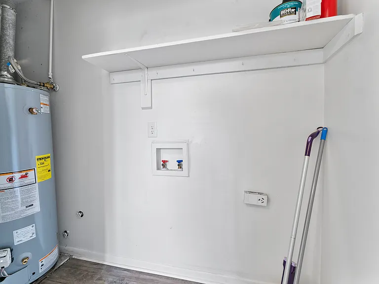 202 S Kenmore Rd #202 — Photo 6