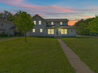 66 W Bacon St, Hillsdale, MI 49242