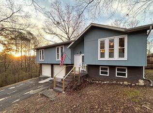 10 Dee View Ln, Rossville, GA 30741