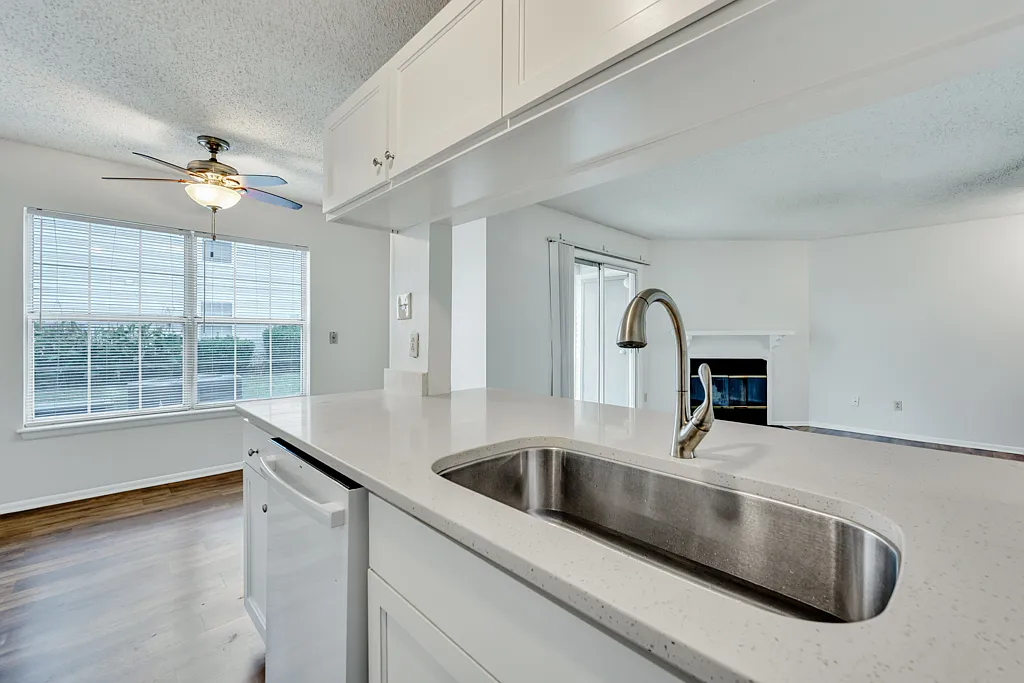 2 bed, 816 sqft, $1,750 — Photo 4