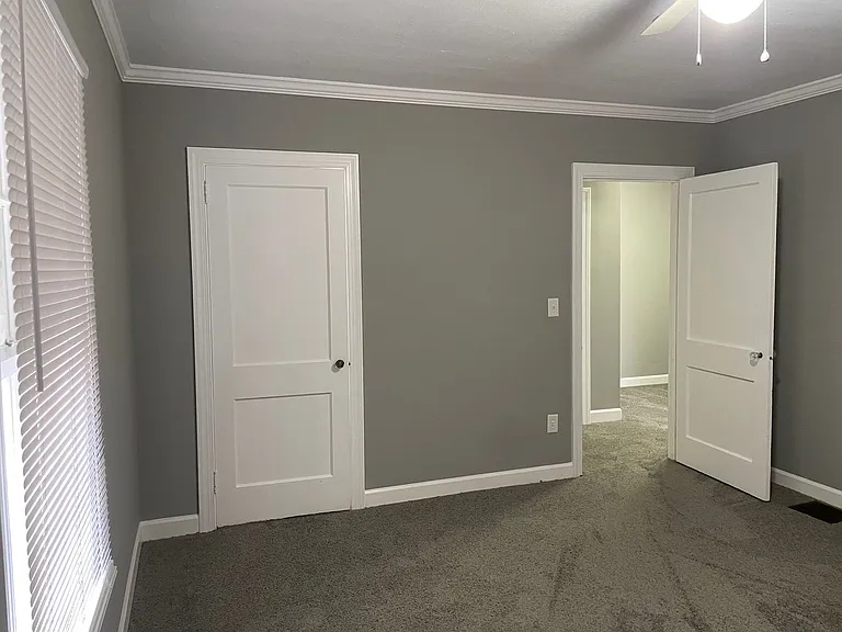 810 Dixon Ave — Photo 8