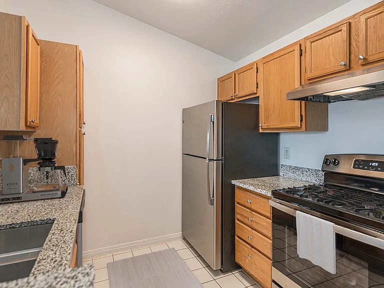 Pinewood Apartments — Photo 19