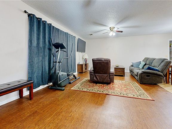 4th image of 131 Fawn Ln