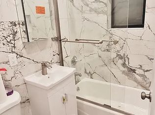 25-33 47th St #2R, Astoria, NY 11103