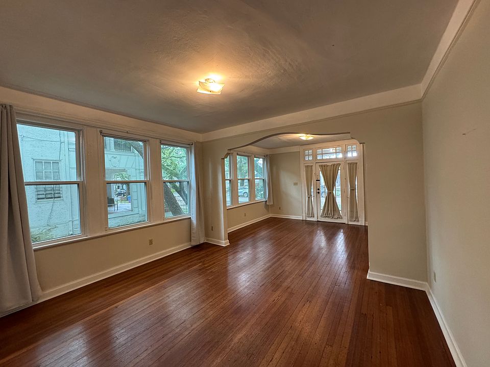 Alt view, Dining Room looking into Living Room