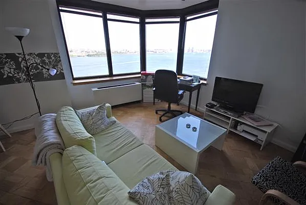 Rented by Luxury Habitat | media 2