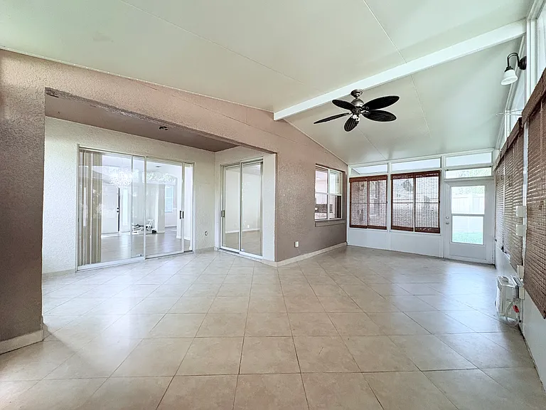 4616 Riverton Dr — Photo 20