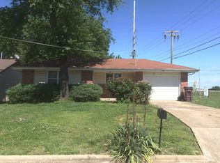 1158 S Craig Ave, Springfield, MO 65804