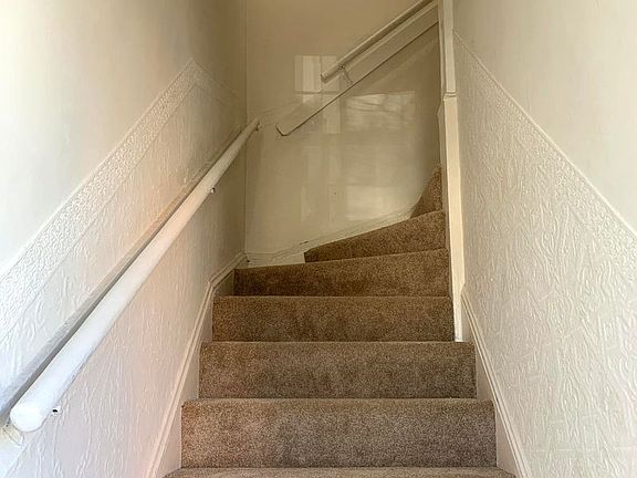 2nd image of 122-122A Highland Ave #122