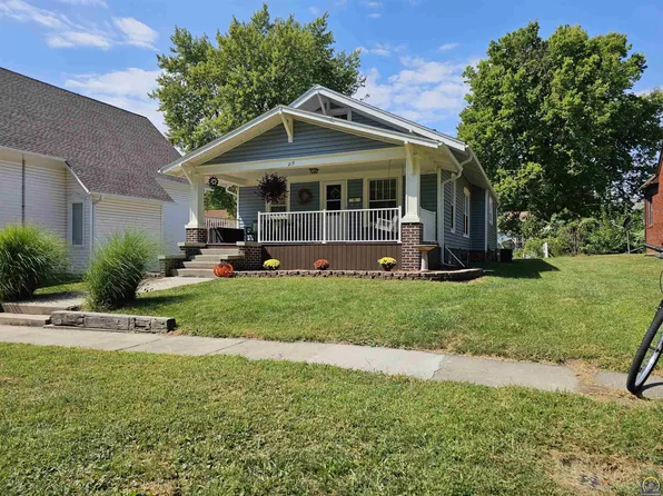 219 S 12th St, Sabetha, KS 66534