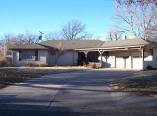 313 S Brookside Dr, Wichita, KS 67218