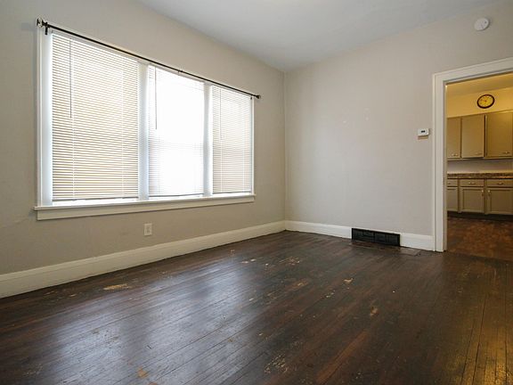 5th image of 601 E Reaney Ave #1