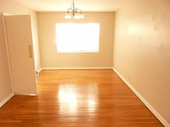 5th image of 3174 Belden Cir