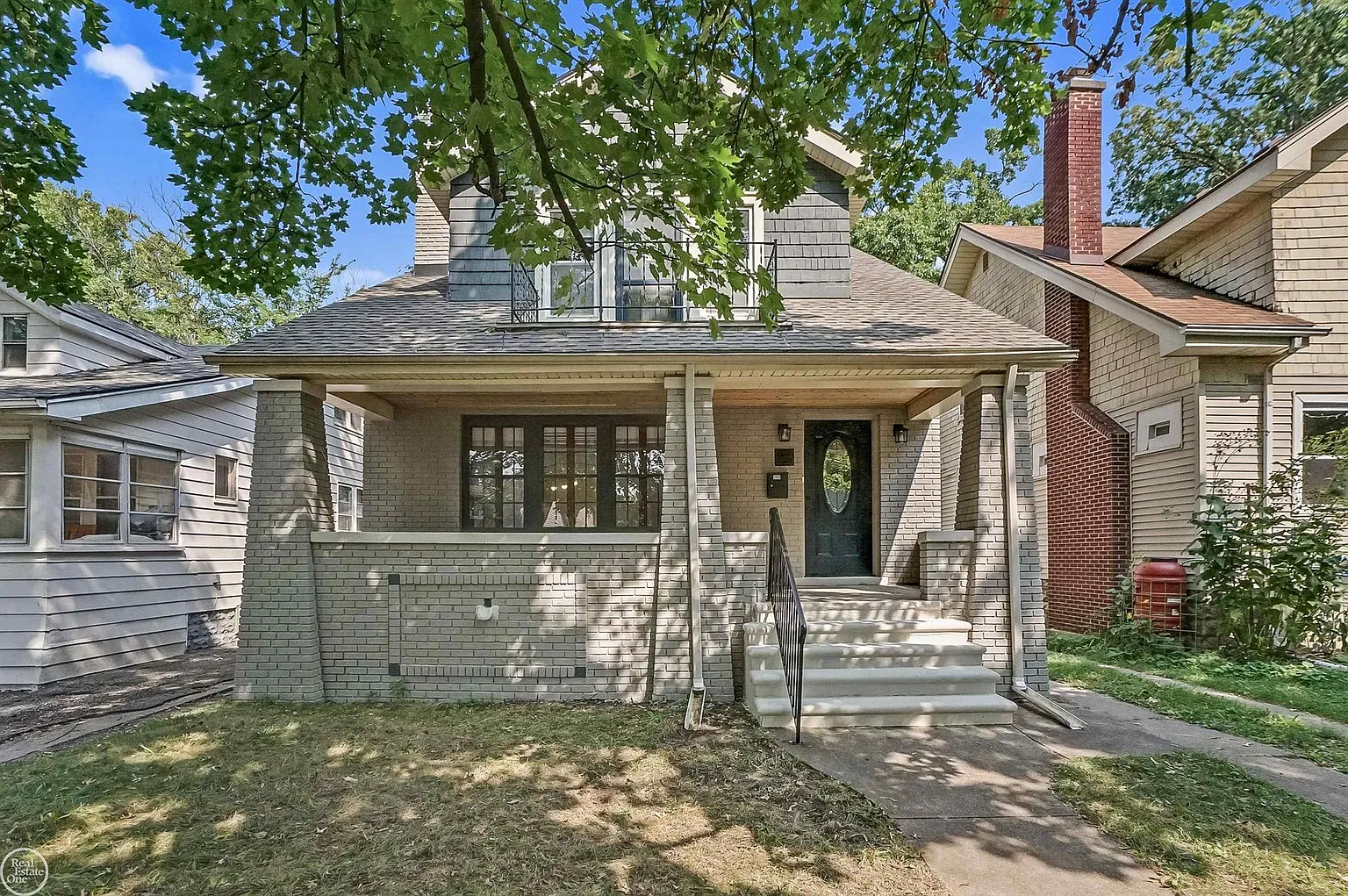 208 W Webster St photo 1