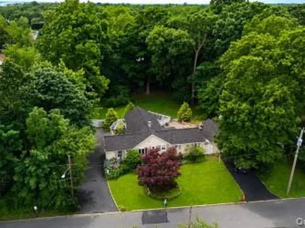 81 Union Avenue, Amityville, NY 11701