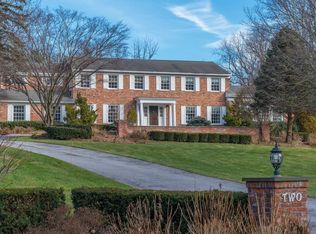 2 Horse Hill Rd, Glen Head, NY 11545