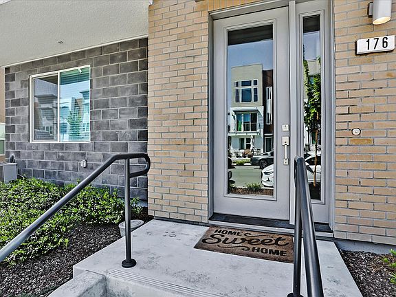 3rd image of 176 Agustin Narvaez St