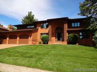 516 Mill Bank Ln, Springfield, IL 62704