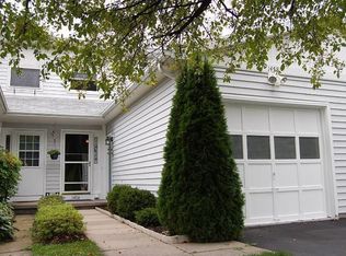 1458 Wood Dr, Farmington, NY 14425