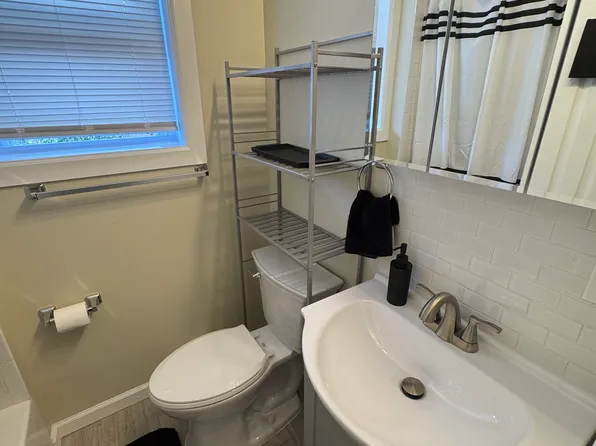 523 Grand Avenue image 13 of 17