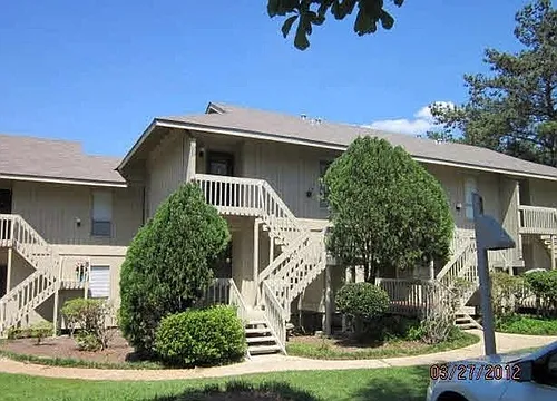 2060 Seacliff Dr N Photo 1