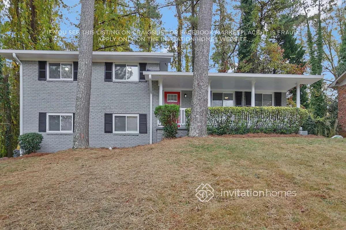 Building Photo - 2631 Cavalier Dr