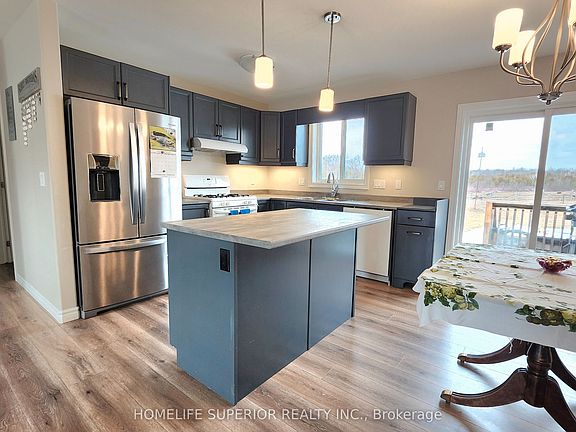 3rd image of 307 Tracey Rd