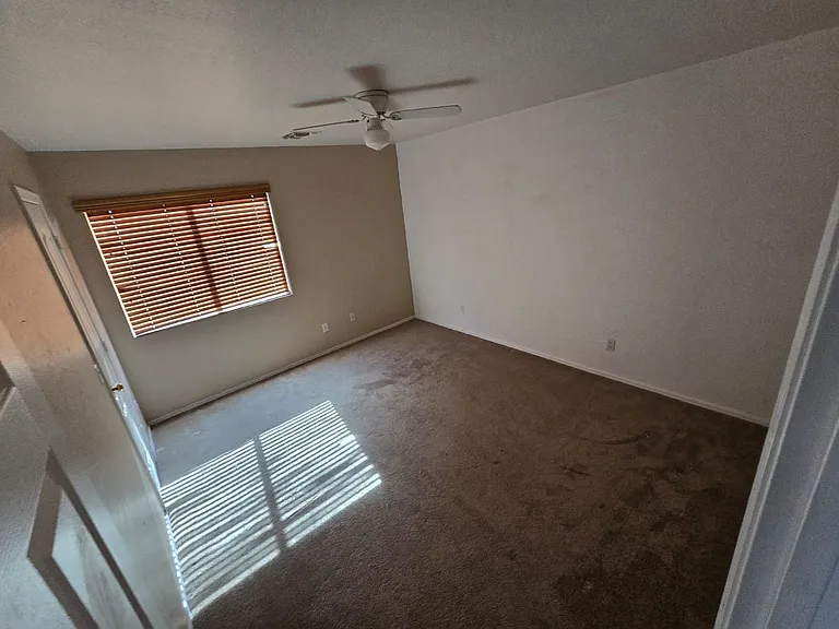 3205 W Pleasant Ln — Photo 19