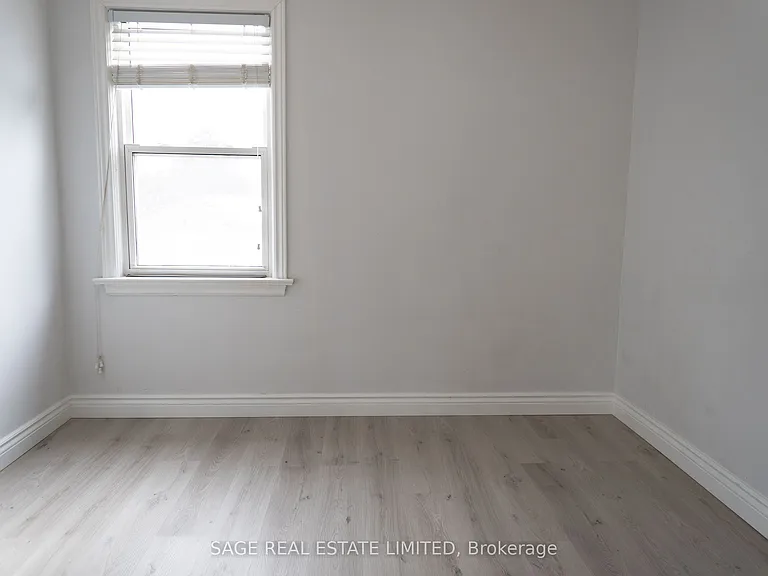 37 Tiago Ave #MAIN FLOOR — Photo 13
