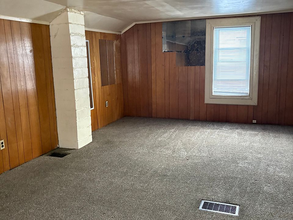 2nd image of 15366 Hartwell St
