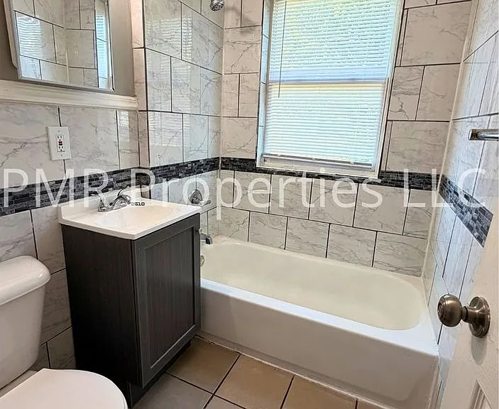 5922 N 28th Ave — Photo 5