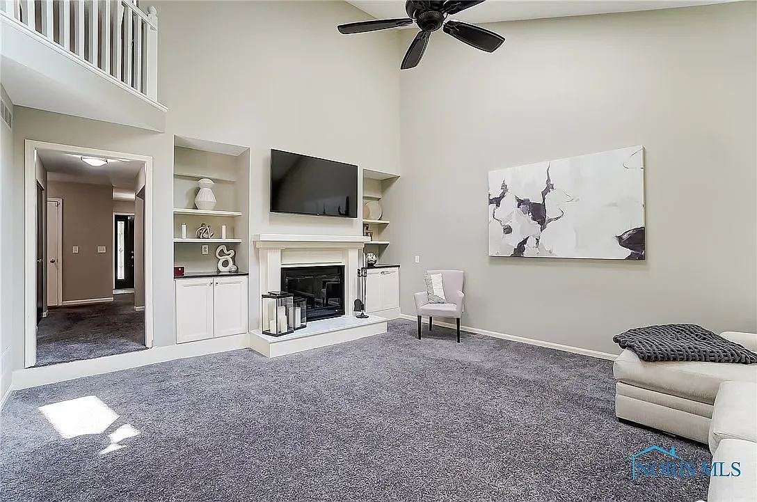 3 bed, 2394 sqft, $2,995 — Photo 4
