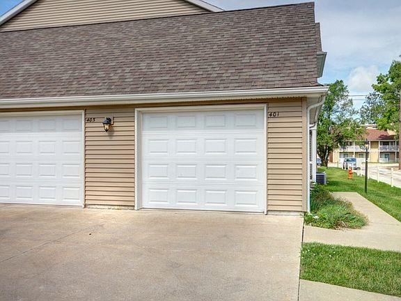 3rd image of 407 Villa Ln #0