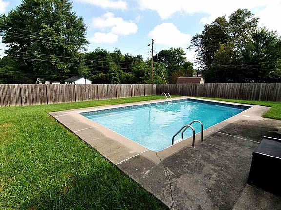 2nd image of 3758 Autumn Rd