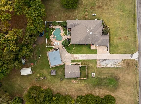 4th image of 606 County Road 4444