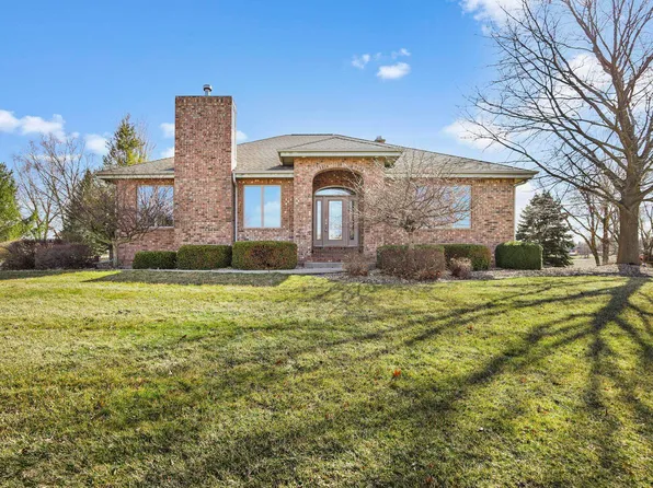 1854 Sheryl Ln, Stoughton, WI 53589