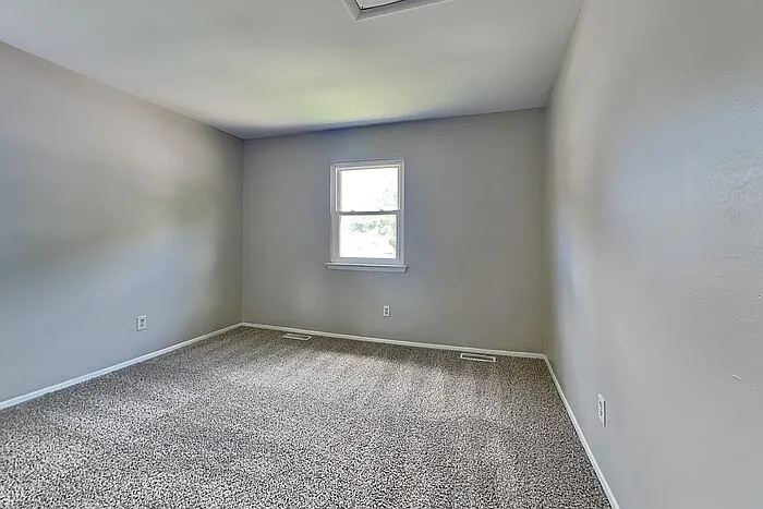 8 Lasonia Way — Photo 16