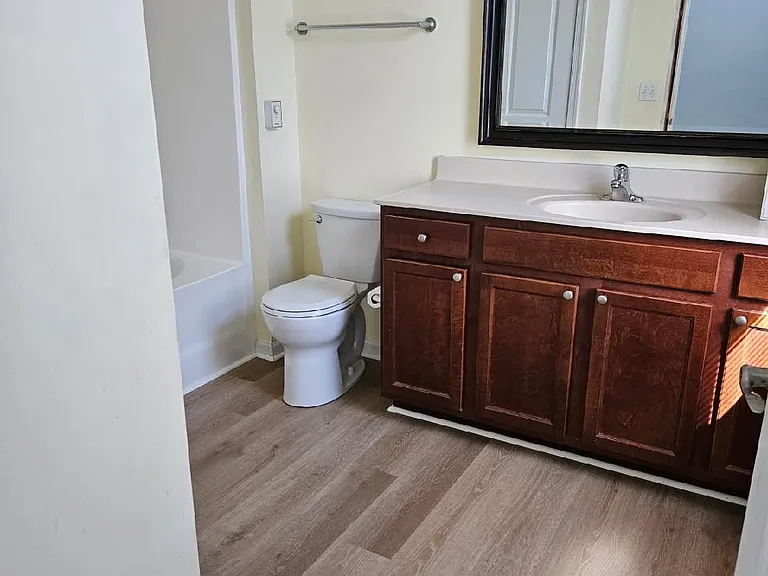 2424 Chancery Ln #306 — Photo 14