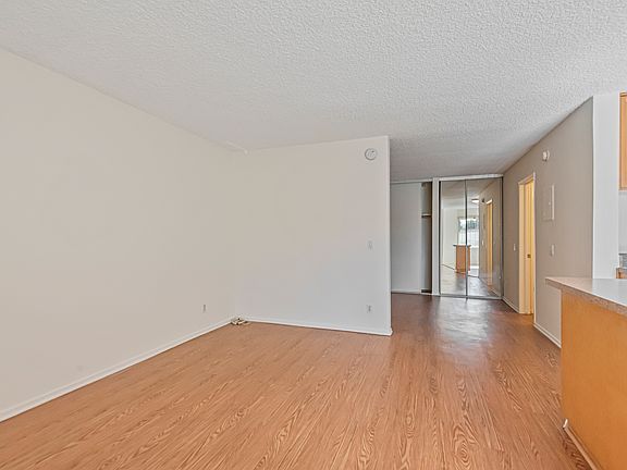 4th image of 20201 Sherman Way #308